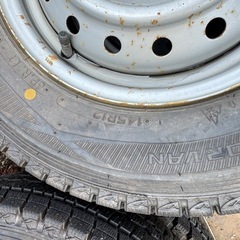 軽トラ スタッドレス 145R12 2019年製 ホイール付
の画像
