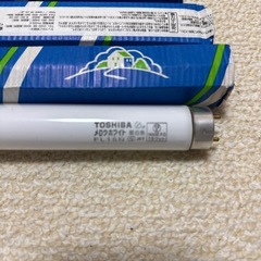 新品未使用　TOSHIBA  　メロウホワイト　15ワット　LF15N   ３本セットの画像