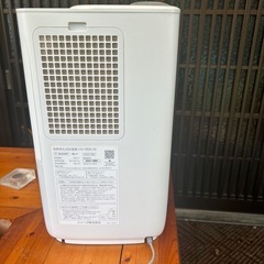 シャープ　加熱気化式加湿器の画像