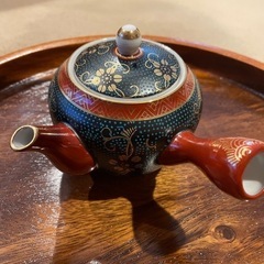 茶びつ、急須、湯呑みセットの画像