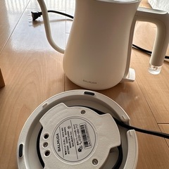 【2022年製】BALMUDA バルミューダ　電気ケトル　ホワイト　703の画像