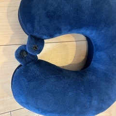 クッション　ネックピロー　飛行機　長距離バス　の画像