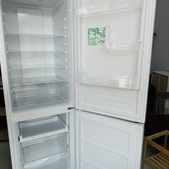 2024年製　極美品の300リットル冷凍冷蔵庫が入荷しました。の画像