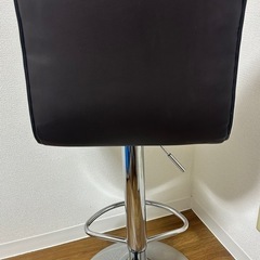 昇降式ダイニングチェア の画像
