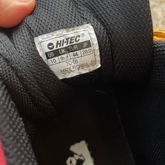 Hitec レッド トレッキングシューズ ハイカット スニーカーの画像