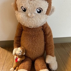 おさるのジョージ２体セット　の画像