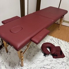 施術ベッドの画像