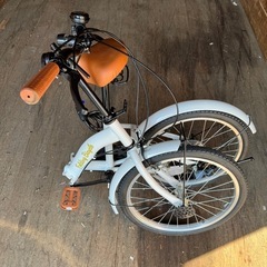 折りたたみ自転車の画像