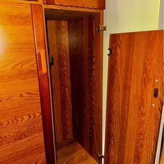 木製のステキな靴箱鏡付きの画像