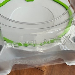 Beyblade X バトルスタジアムとベイブレードセットの画像