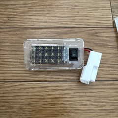 アルファード20LEDトランクルーム球の画像