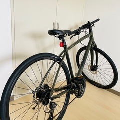 【ほぼ新品 】⭐︎必需品セット⭐︎クロスバイク BRIDGESTONE ANCHOR RL1 空気入れ、鍵、スマホフォルダー付きの画像