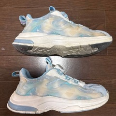 スニーカー　21cmの画像