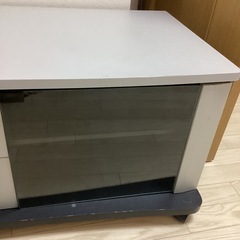 テレビボードの画像