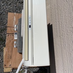 TOSHIBA 2018年製　10畳エアコンの画像