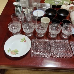 お皿、グラス、カップ等 食器大量セットの画像