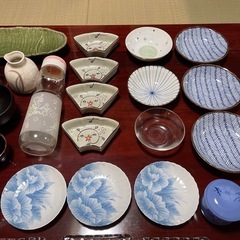 お皿、グラス、カップ等 食器大量セットの画像