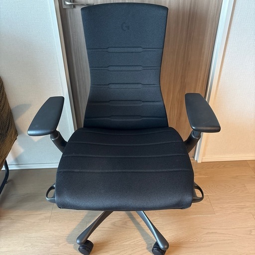 ハーマンミラー　エンボディチェアxロジクール　ゲーミング