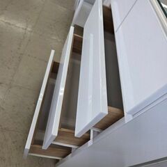 J8571 【リユースのサカイ柏店】 4段チェスト クリーニング済みの画像