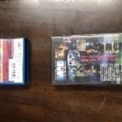 4本のビデオテープ📼の画像