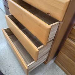 J8572 【リユースのサカイ柏店】 4段チェスト クリーニング済みの画像