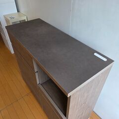 未使用訳あり キッチンカウンター 幅100 グレージュ ベージュ ライトブラウン 大型レンジ 背面化粧 収納 間仕切り レンジ台 レンジボードの画像
