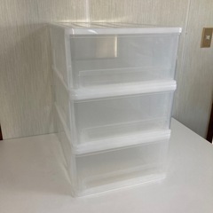 【受け渡し予定済】⭐️✨おすすめ品✨衣装ケース「小」 3個セット まとめ売りの画像