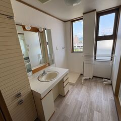 【レンタルスペース】勉強会、お茶会、ヨガや、ネイルサロンなどにも　１時間：1500円　駐車場有、広々約20畳以上スペース＆キッチンの画像