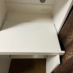食器棚の画像