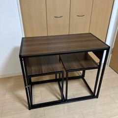 ダイニングテーブルの画像