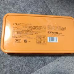 お菓子の缶(クレパス柄)の画像