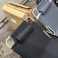 折りたたみ簡易ベッドの画像