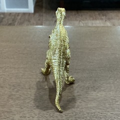 金色の恐竜🦖✨ かっこいい　フィギュア おもちゃ 恐竜 レトロ ミニチュア ゴールドの画像