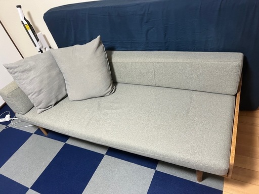【問い合わせ中延長】格安、三人掛けソファ