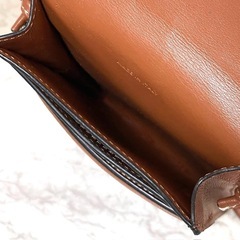 【極美品】CELINE セリーヌ スマホショルダーバッグ トリオンフの画像