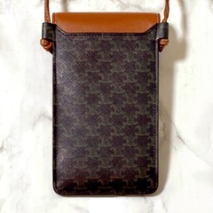 【極美品】CELINE セリーヌ スマホショルダーバッグ トリオンフの画像
