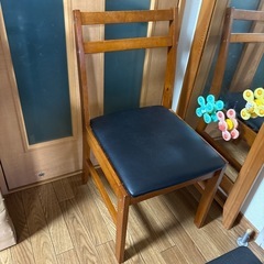 ダイニングチェア　二脚の画像