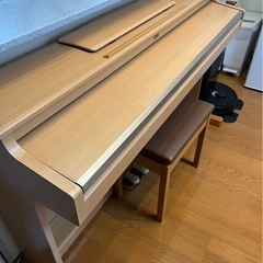電子ピアノ　イス付きの画像