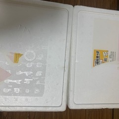 発砲スチロールの箱の画像