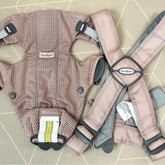 BABYBJÖRN ベビーキャリアミニ メッシュ　ダスティピンクの画像