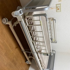 介護用電動ベッド
の画像