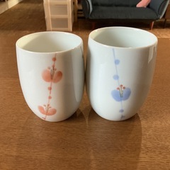 湯呑み🍵 高級美術 有田焼 しおり付き❗️ 美術の枠 川原陶器店 和食器 2個セット 白山陶器 夫婦茶碗 赤・青の画像