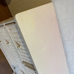 ラタンのチェスト　薄いピンク色の画像
