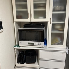 冷蔵庫　食器棚の画像