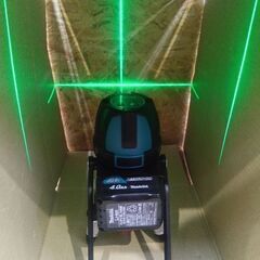 マキタ makita SK312GD 充電式グリーンレーザー墨出し器【船橋馬込店】【店頭取引限定】【中古】ITRVCZLA89T8の画像