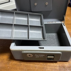 手提げ金庫　２つセットの画像