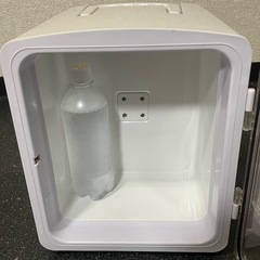 車載可能な小型冷蔵庫の画像
