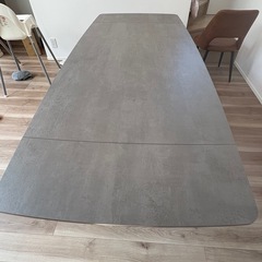伸長式
石目調ダイニングテーブル4〜６人用の画像