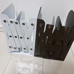 ブックスタンド2点の画像