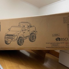 TOYOTAハイラックス小さい子供乗れるラジコンカーの画像